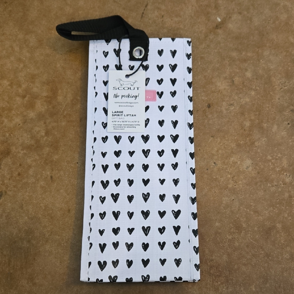 Scout Black and White Heart Pattern Bag